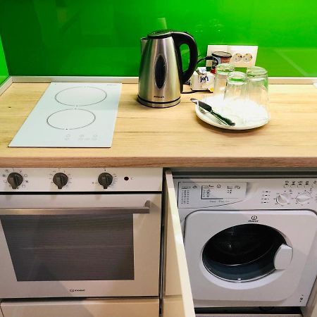 סופיה Turquoise And Magenta Apartment מראה חיצוני תמונה