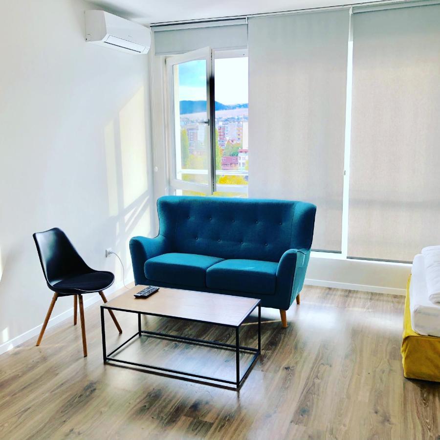 סופיה Turquoise And Magenta Apartment מראה חיצוני תמונה