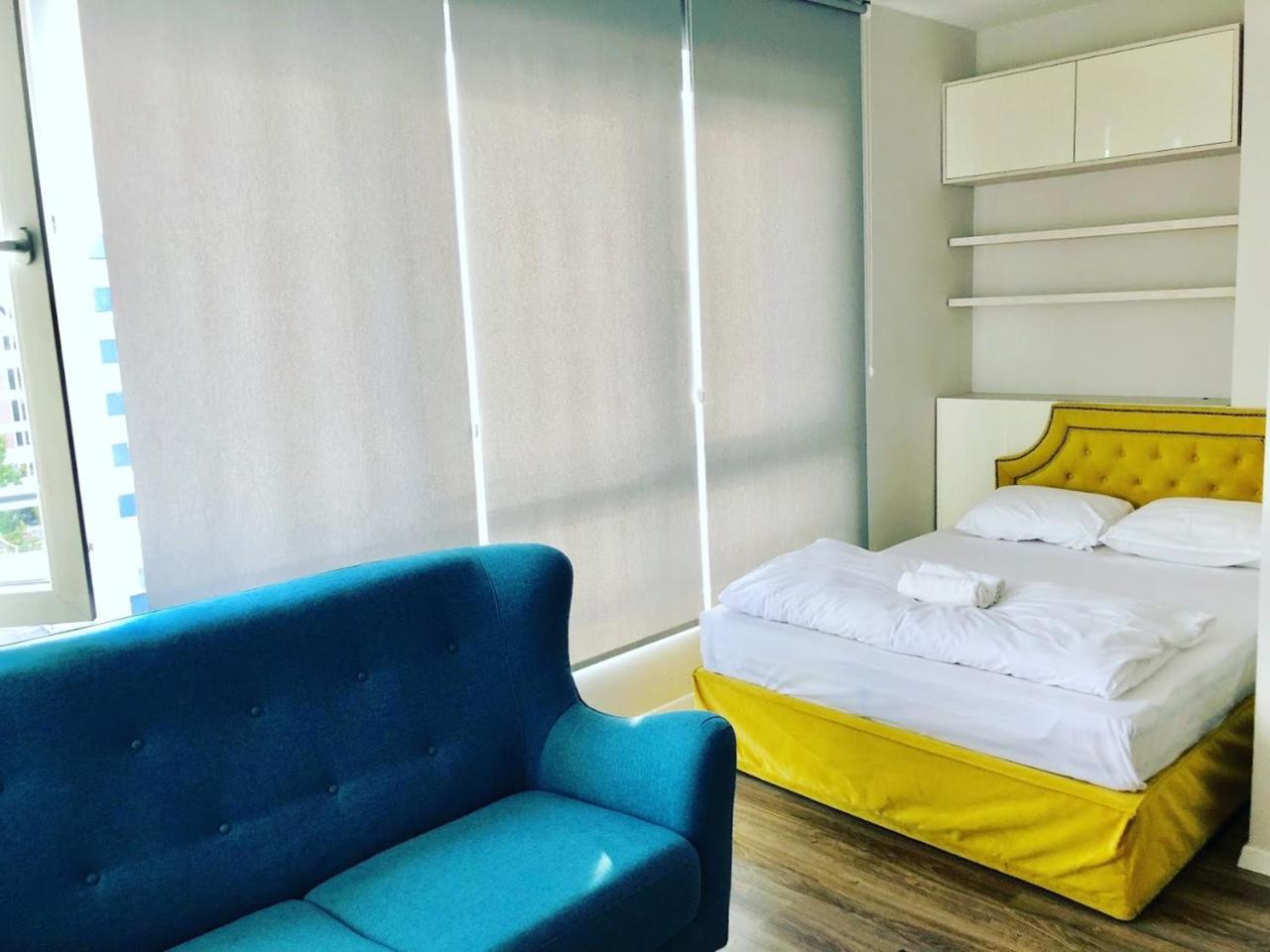 סופיה Turquoise And Magenta Apartment מראה חיצוני תמונה