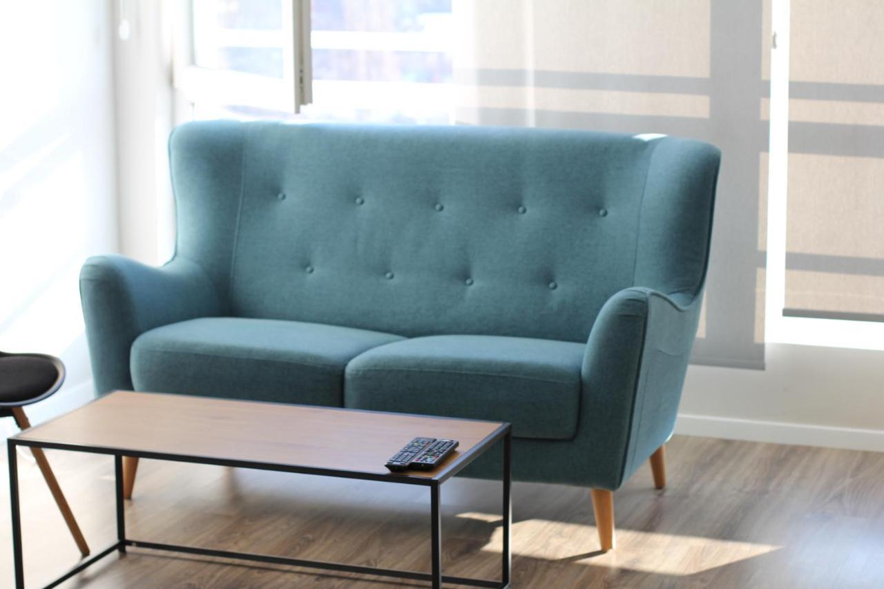 סופיה Turquoise And Magenta Apartment מראה חיצוני תמונה