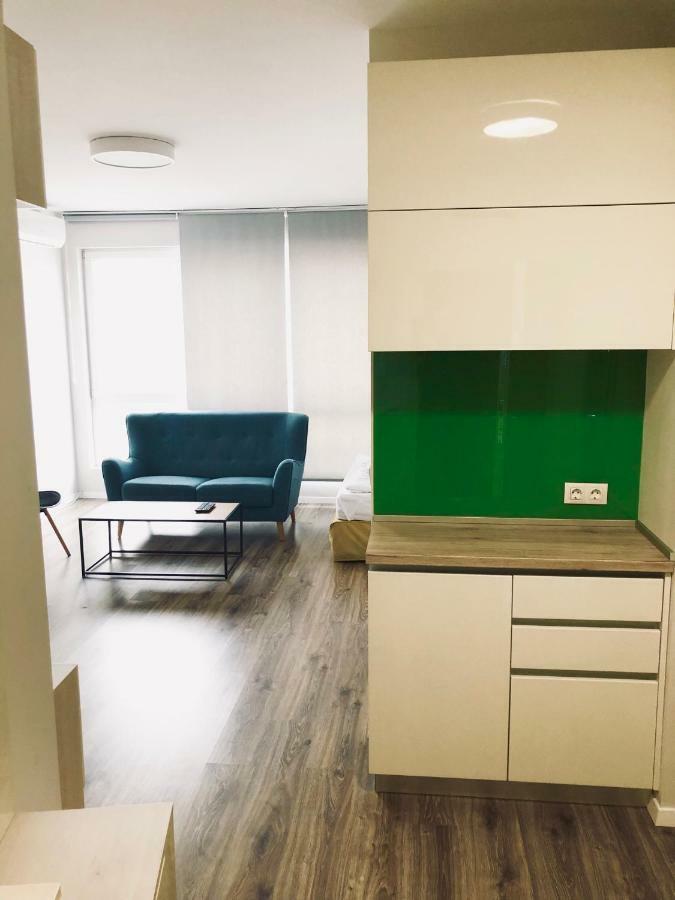 סופיה Turquoise And Magenta Apartment מראה חיצוני תמונה