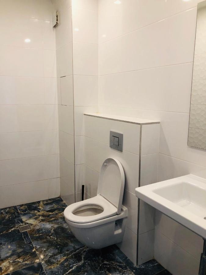 סופיה Turquoise And Magenta Apartment מראה חיצוני תמונה