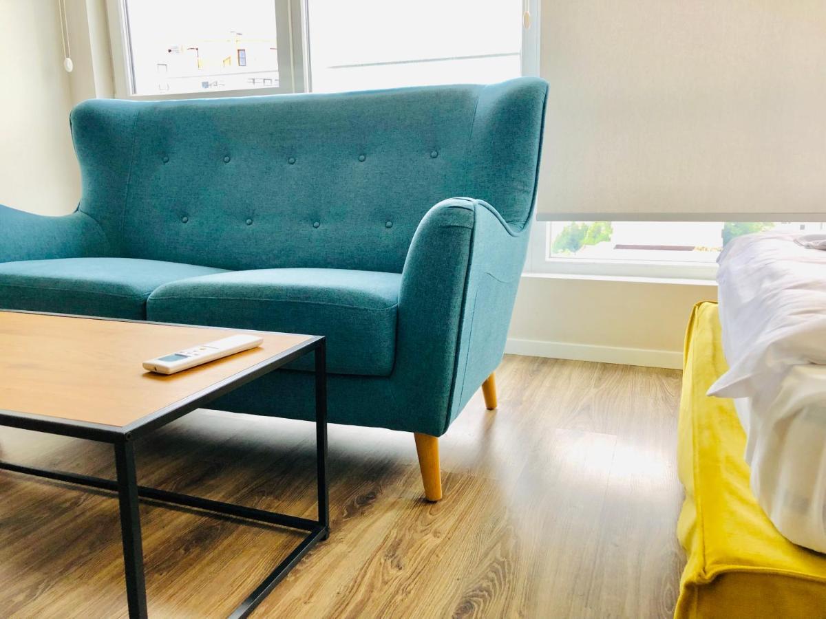 סופיה Turquoise And Magenta Apartment מראה חיצוני תמונה